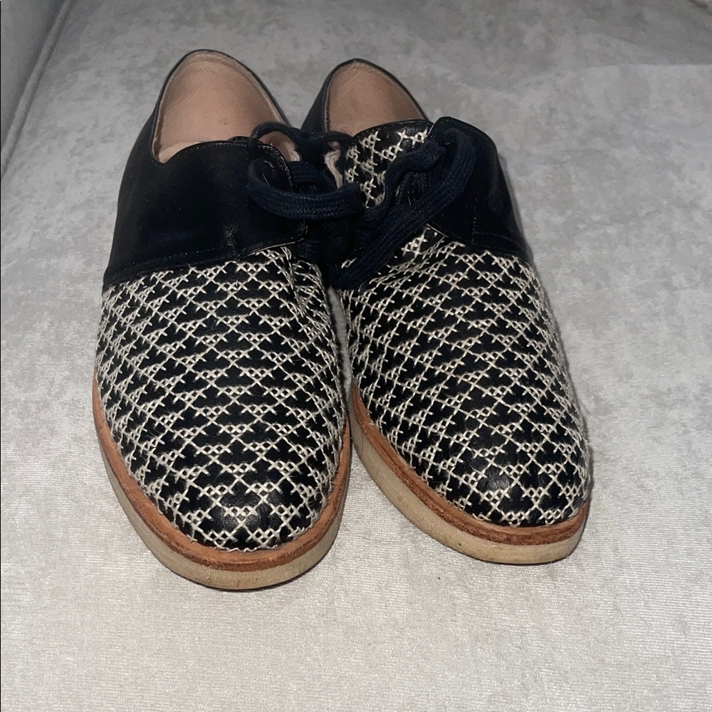 Oxford loafers- handmade by female prisoners in Mexico City. - Picture 4 of 6
